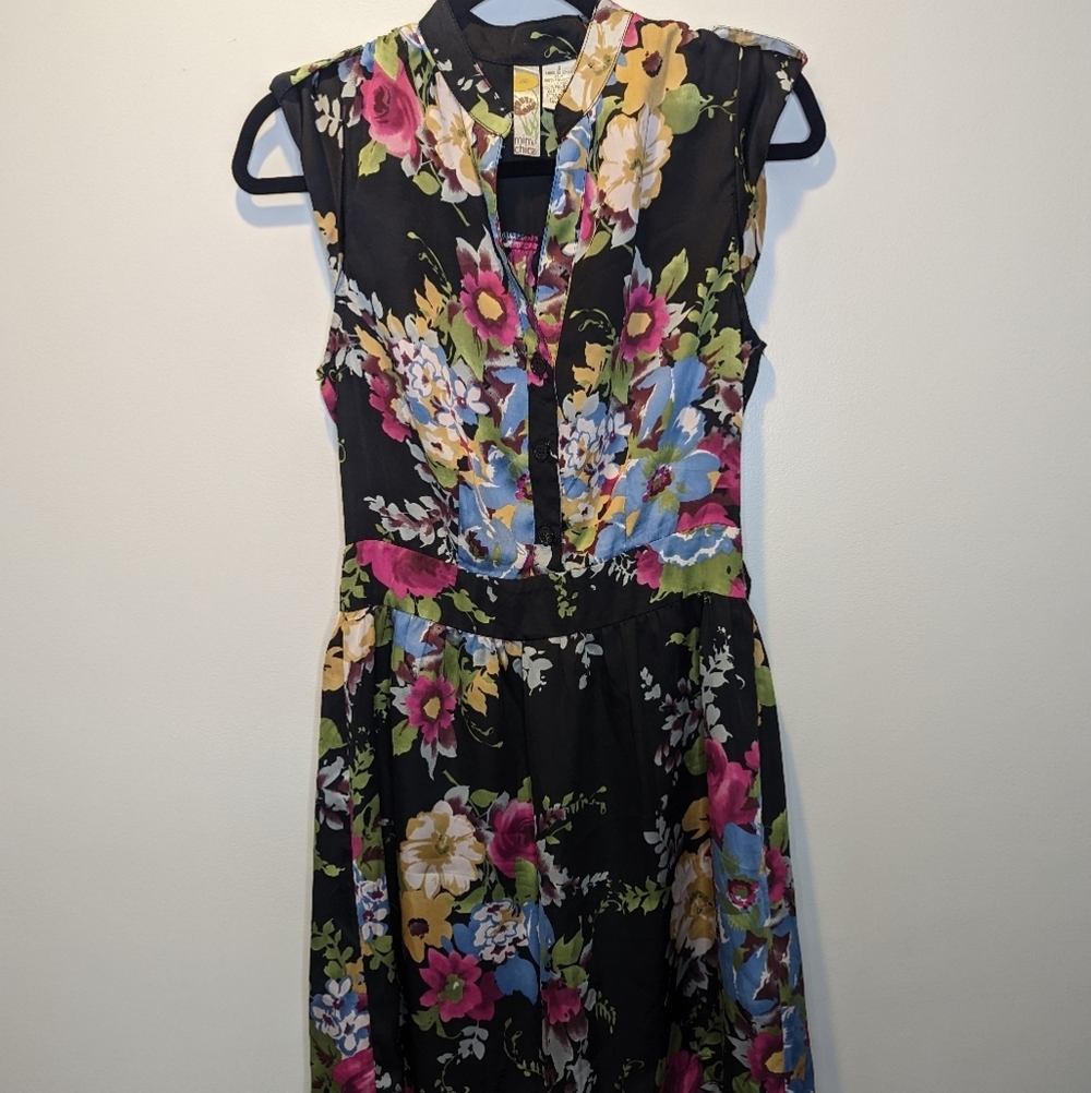 Mimi Chica sleeveless dress black floral size 8โ